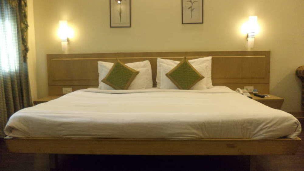 Vishwaratna Hotel Guwahati Luaran gambar