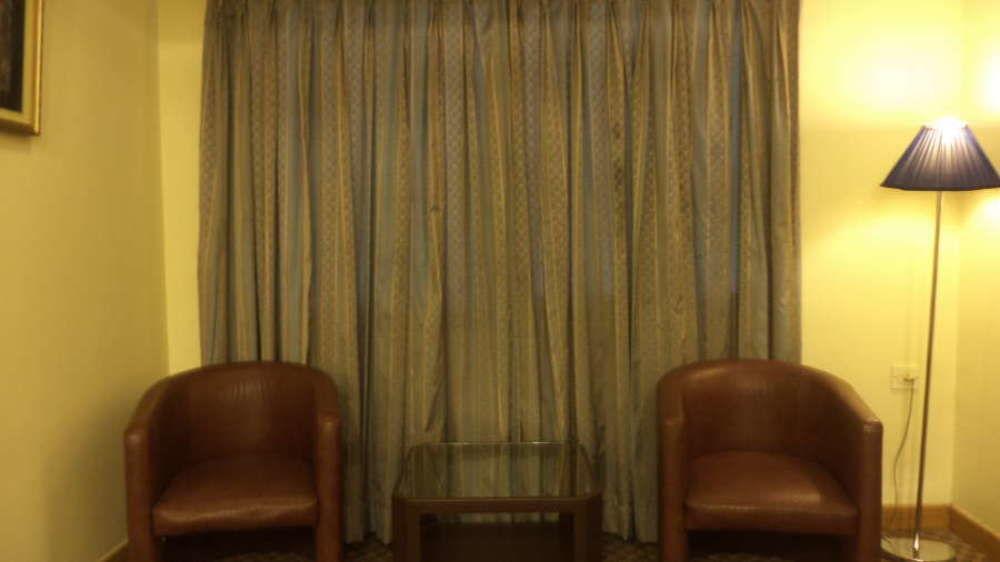 Vishwaratna Hotel Guwahati Luaran gambar