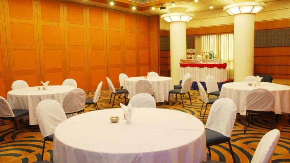 Vishwaratna Hotel Guwahati Luaran gambar